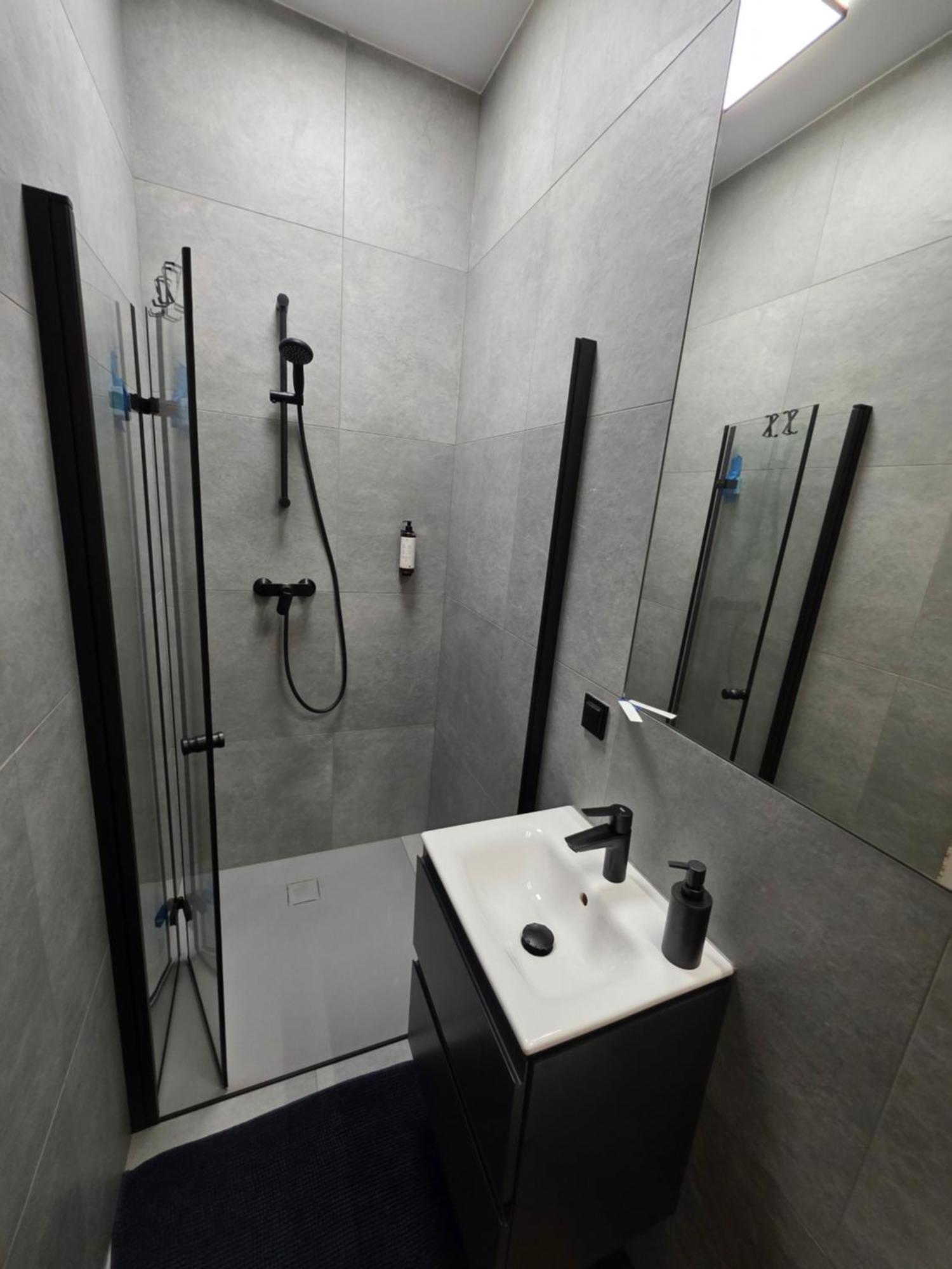4b 45m2 Center Polwiejska 1st Floor * Poznan